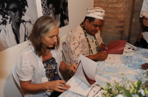 Lançamento do livro Casa de Oxumarê: Os cânticos que encantaram Pierre Verger reúne pessoas de todo Brasil 